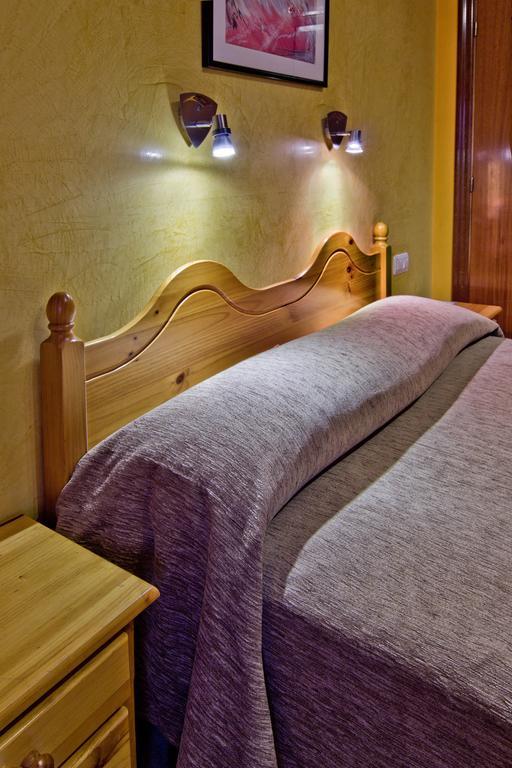 Hotel Dona Blanca Albarracín Quarto foto