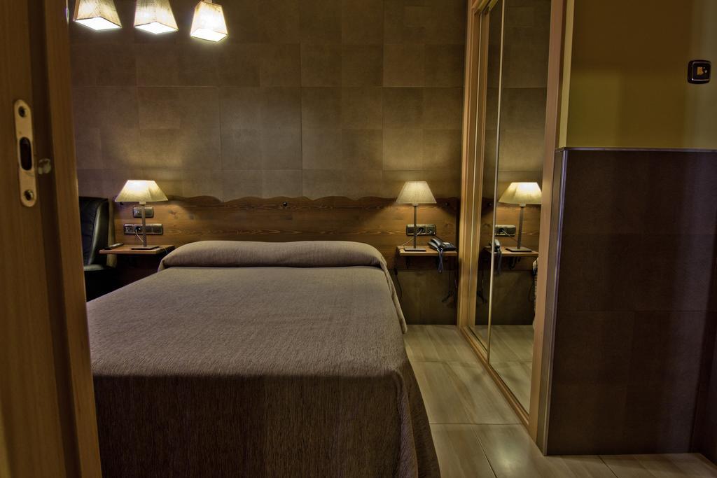 Hotel Dona Blanca Albarracín Quarto foto